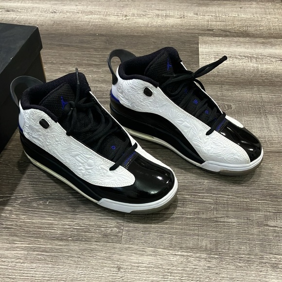 Jordan Dub Zero size 7 y . With original box - Picture 2 of 3